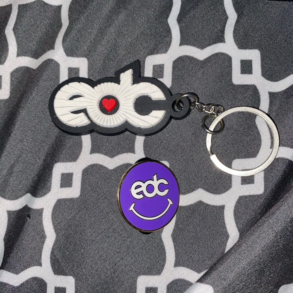 edc keychain and pin